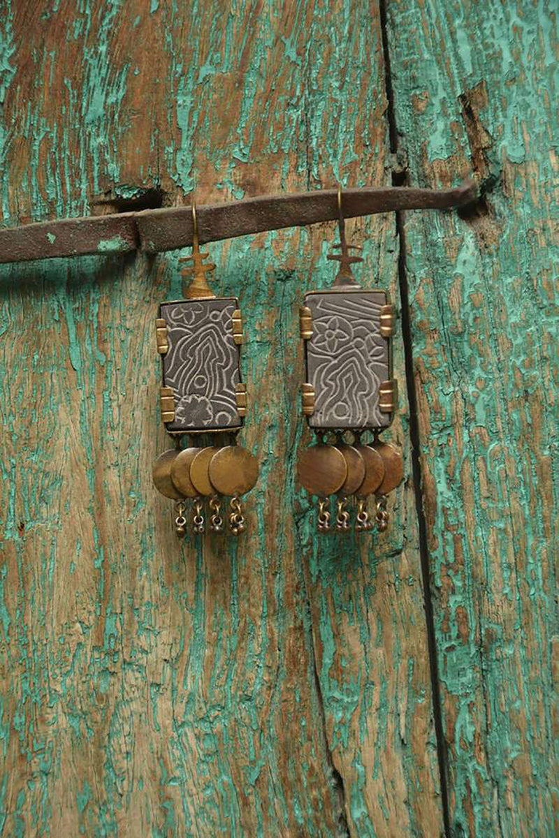 Stone crafted earring